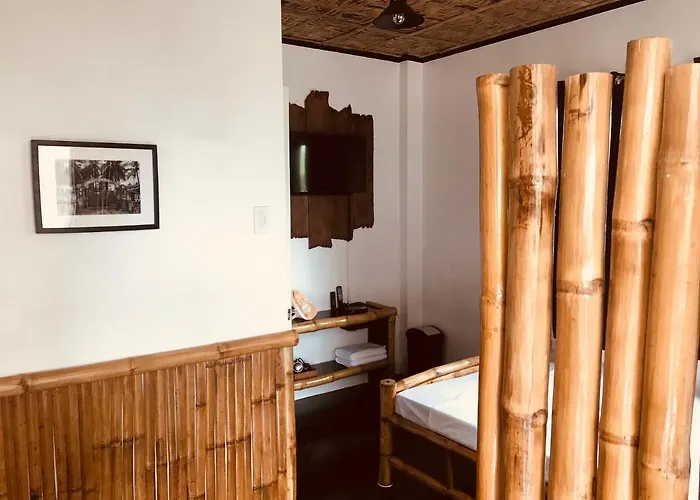 Everyday Sunday & Cafe Hotel Santa Fe (Cebu)